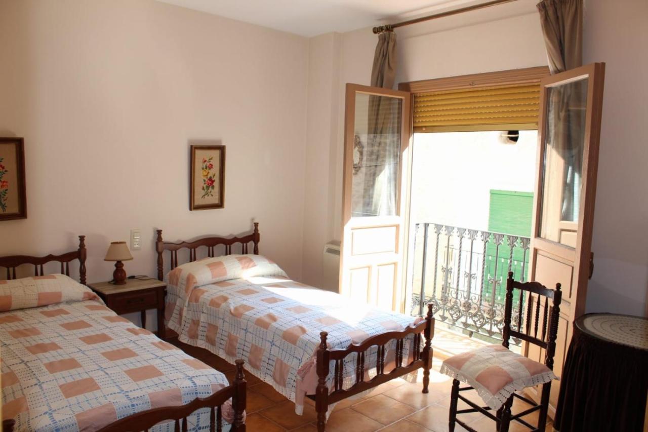 Casa Rural Puerta De La Iglesia Elche de la Sierra Bagian luar foto