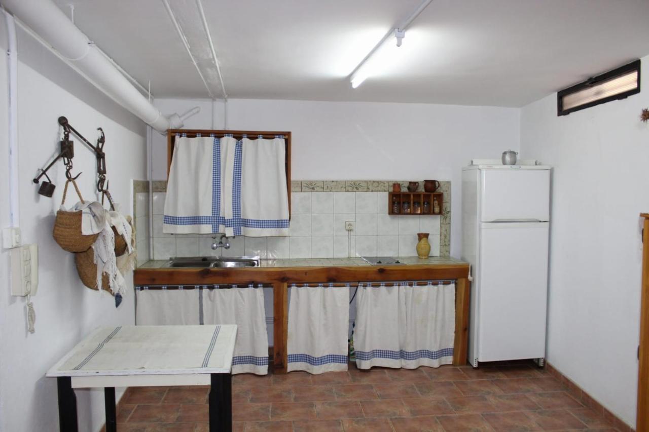 Casa Rural Puerta De La Iglesia Elche de la Sierra Bagian luar foto